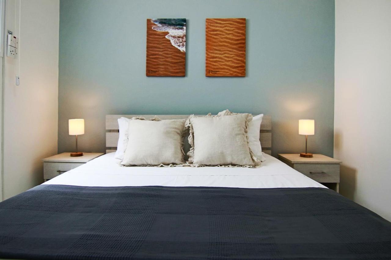 Phaedrus Living: View Fountain Court 113 Apartment *